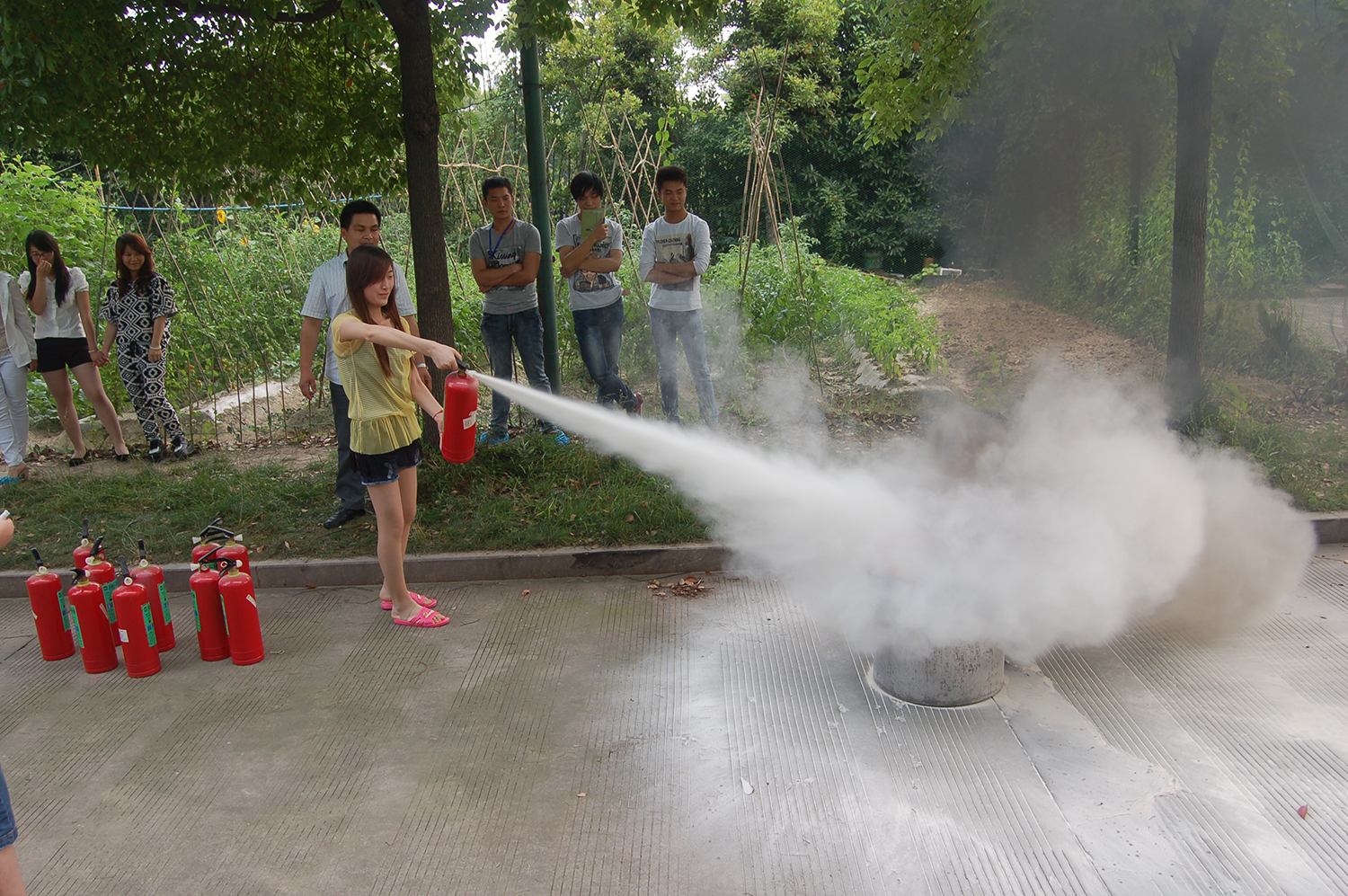 
                            公司開展新入職員工消防培訓和現場演練